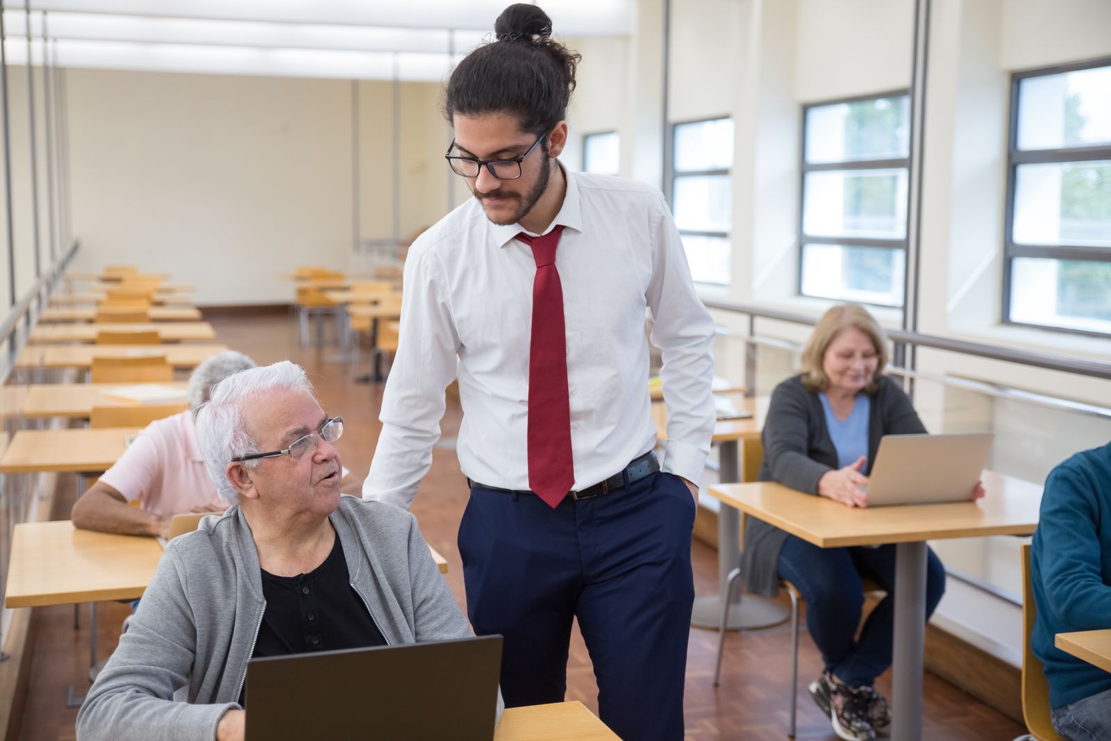 Titre professionnel ou certification privée ?